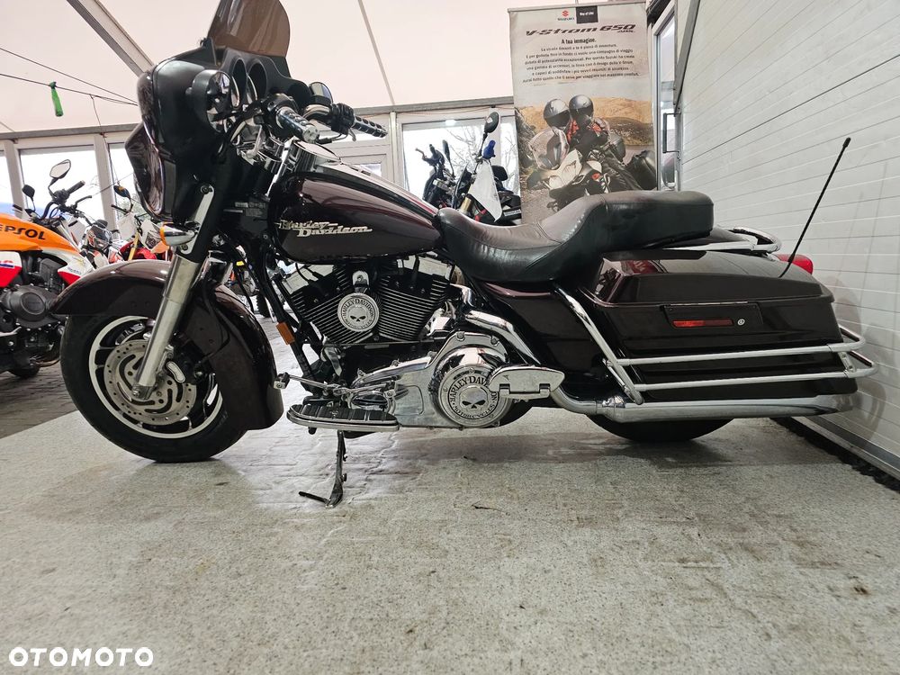 Harley-Davidson Touring Street Glide - 11