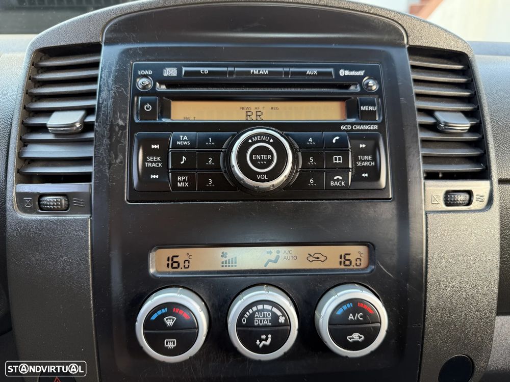 Nissan Navara 2.5 dCi KC SE 4WD - 33