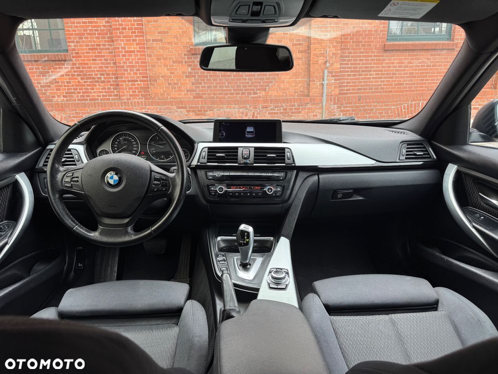 BMW Seria 3 318d - 16