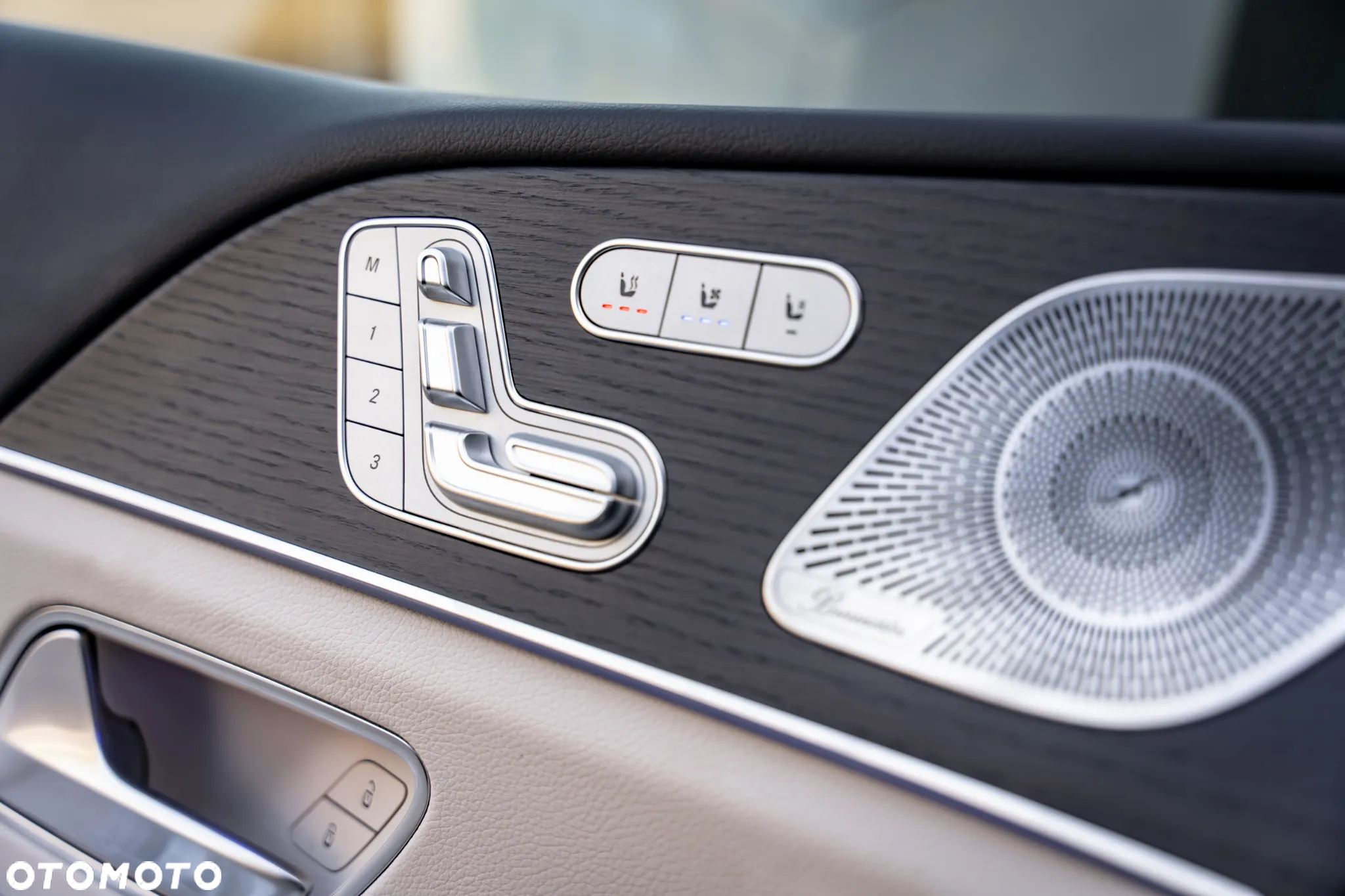 Mercedes-Benz GLS - 22