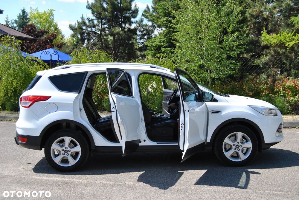 Ford Kuga 2.0 TDCi 2x4 Titanium - 11