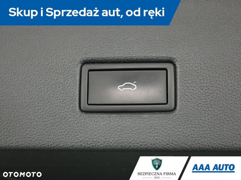 Volkswagen T-Roc - 14