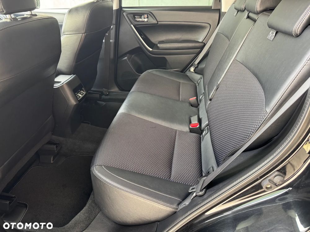 Subaru Forester 2.0 i Exclusive Special (EyeSight) Lineartronic - 16