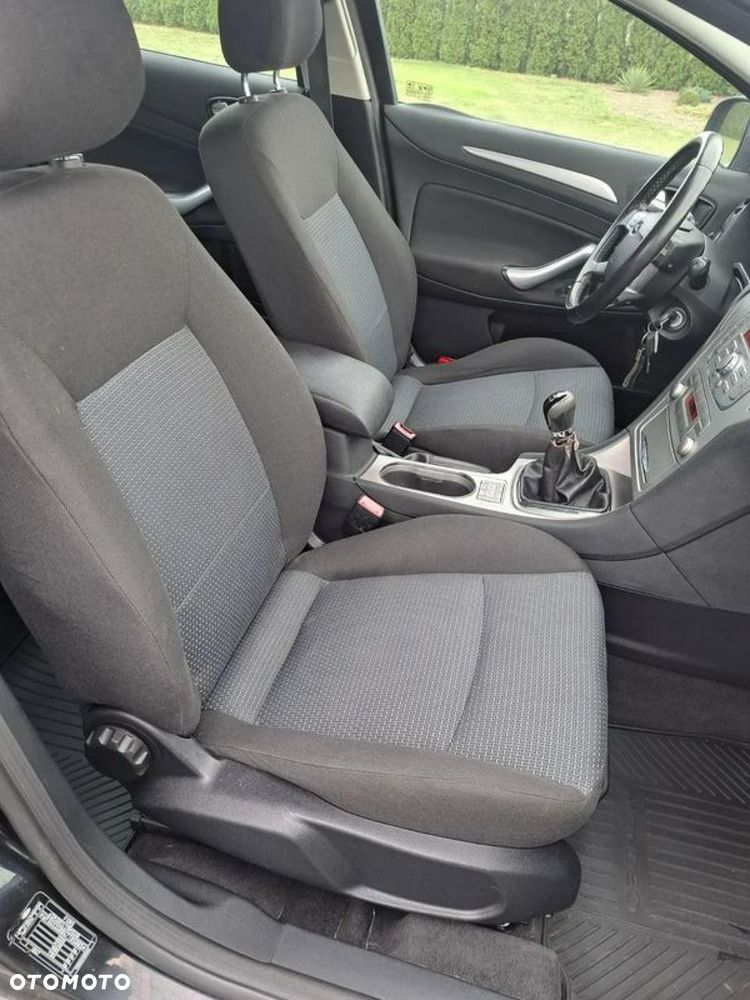 Ford Mondeo - 18