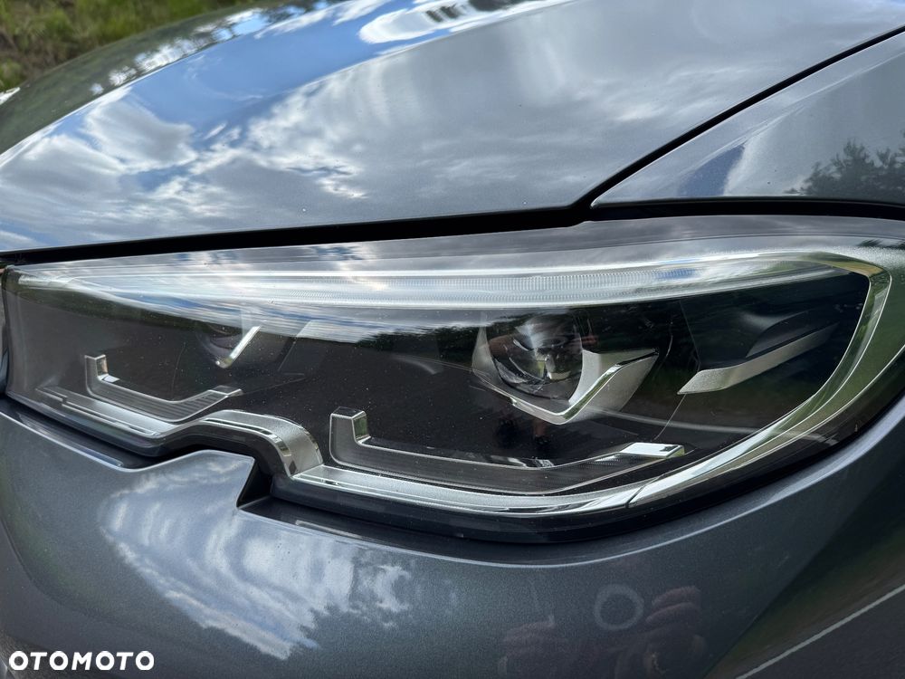 BMW Seria 3 318d Sport Line - 8