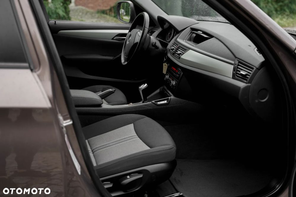 BMW X1 sDrive18i - 21