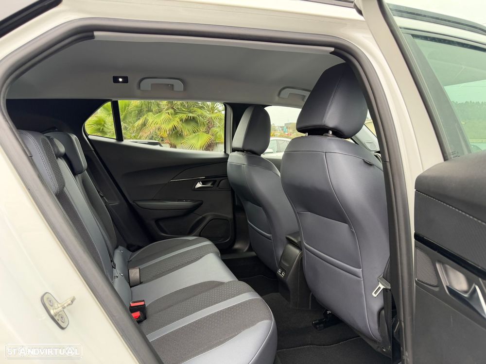 Peugeot 2008 1.2 PureTech Allure - 38