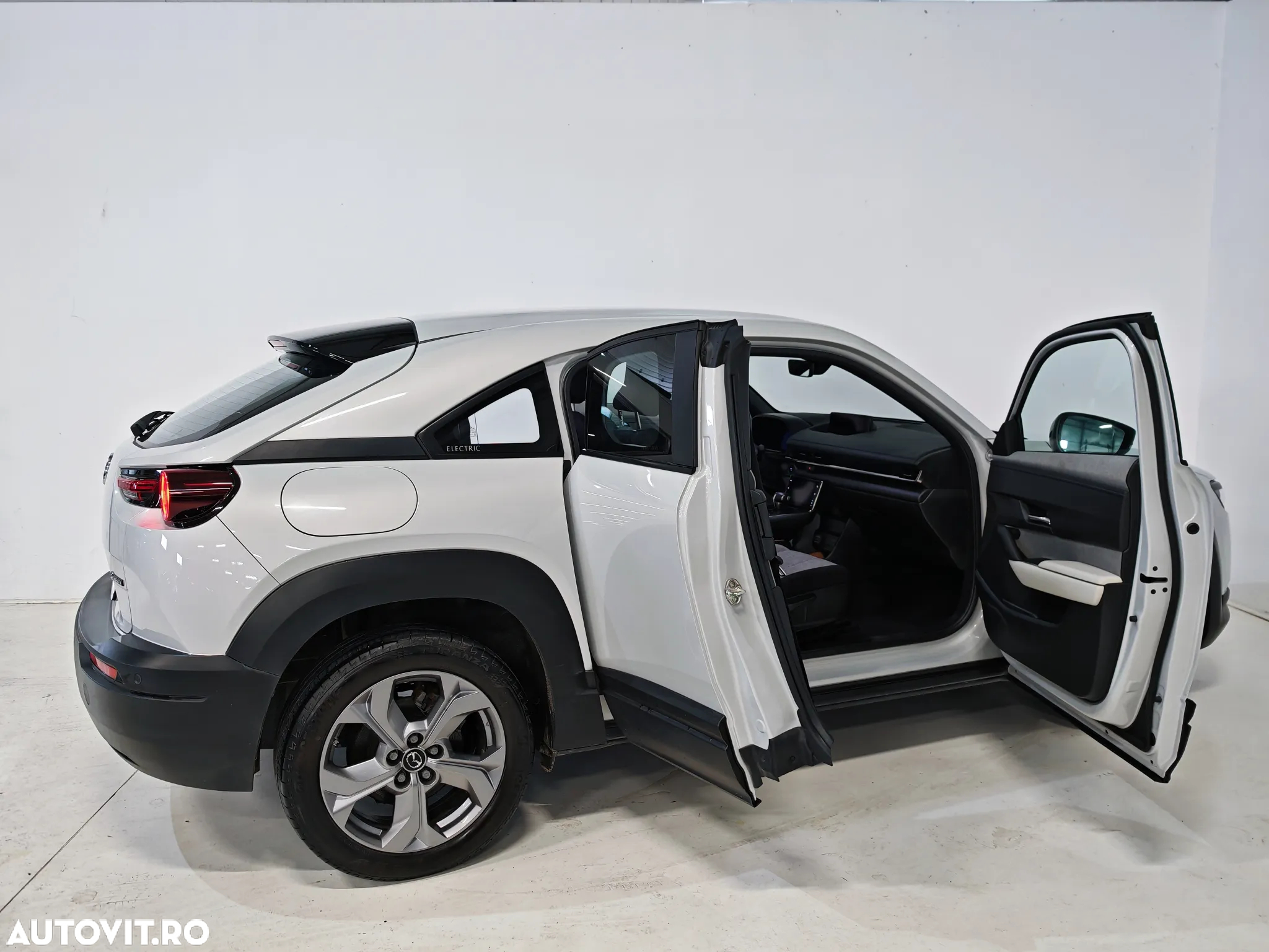 Mazda MX-30 e-Skyactiv EV Advantage (Modern Confidence) - 26
