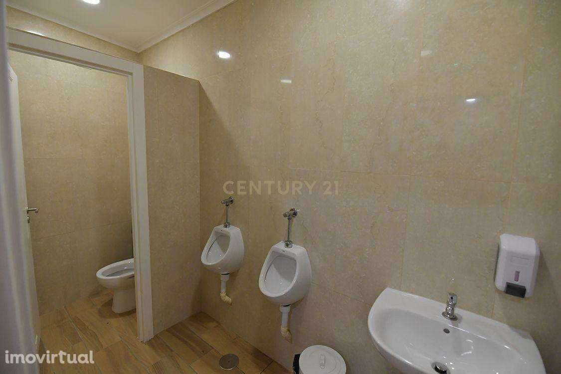 Restaurante novo totalmente equipado e pronto a funcionar, com estacio - Grande imagem: 5/17