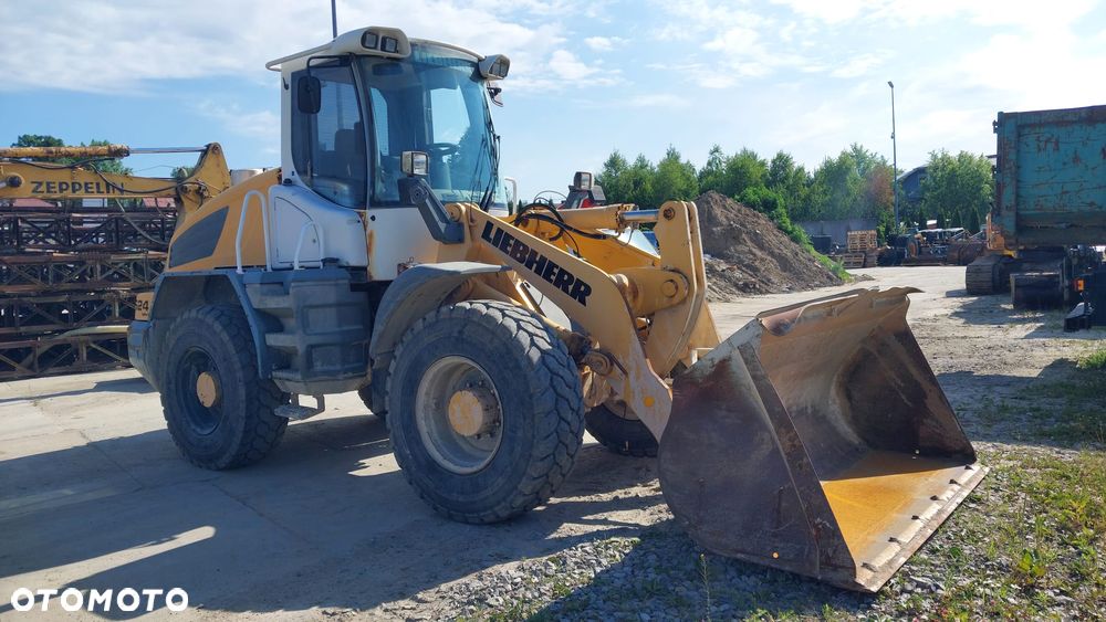 Liebherr L524 - 3