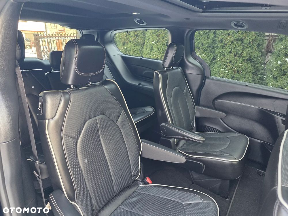 Chrysler Pacifica - 18