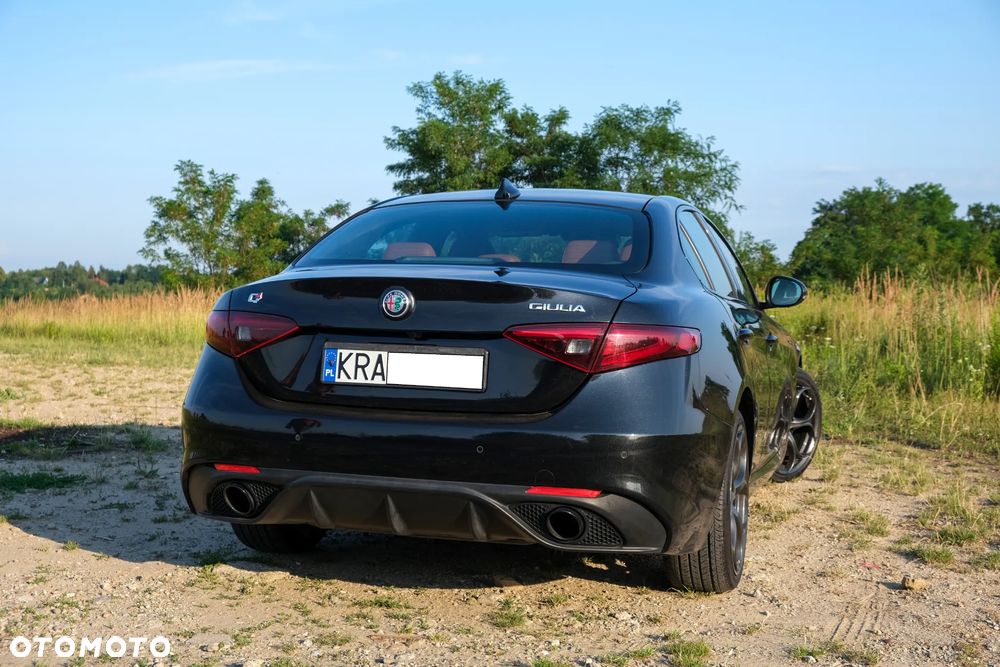 Alfa Romeo Giulia 2.0 Turbo 16V AT8-Q4 Veloce Ti - 5