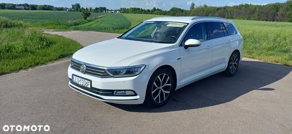 Volkswagen Passat - 1