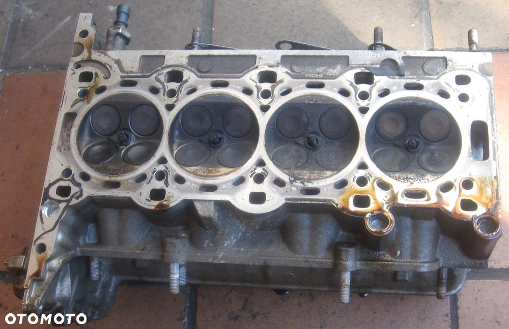 głowica OPEL CORSA C AGILA 1.2 16V Z12XE 90400234 - 2