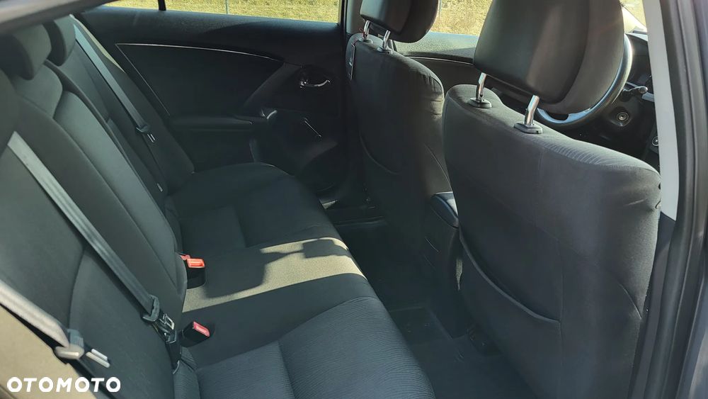 Toyota Avensis 2.0 D-4D Luna - 12