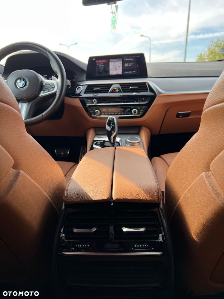 BMW Seria 5 530i xDrive - 23