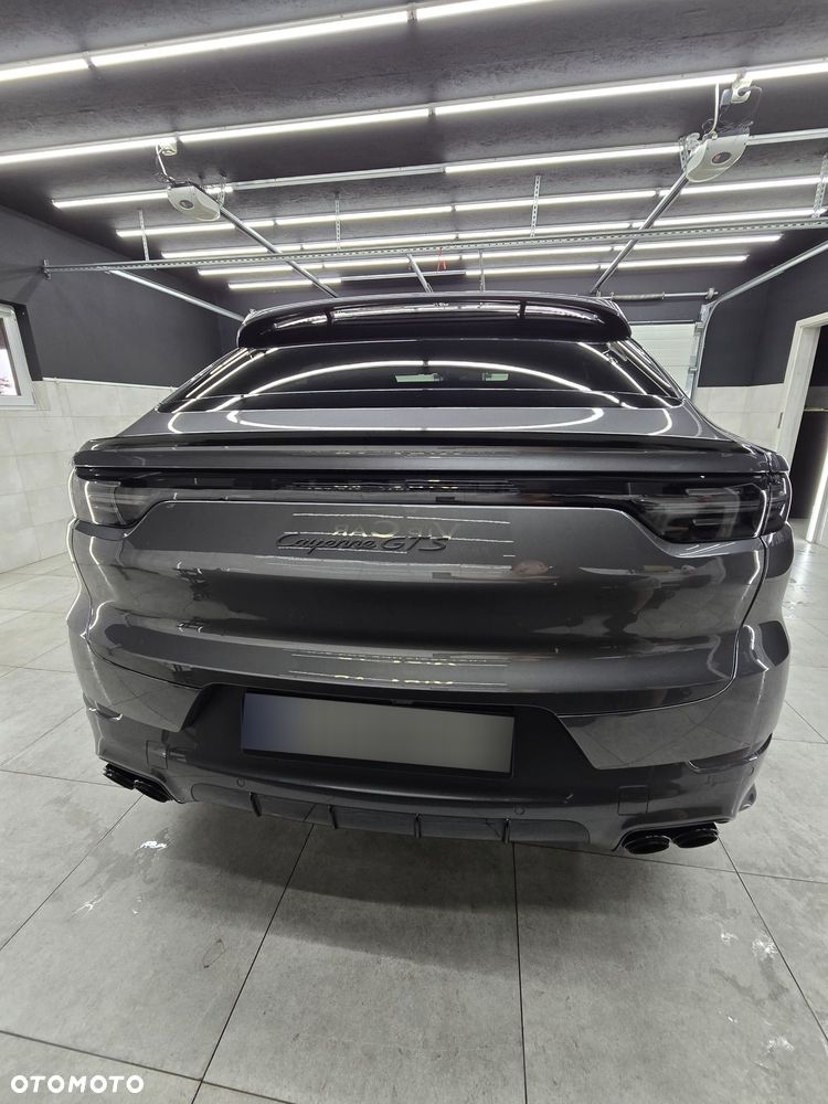 Porsche Cayenne GTS - 5
