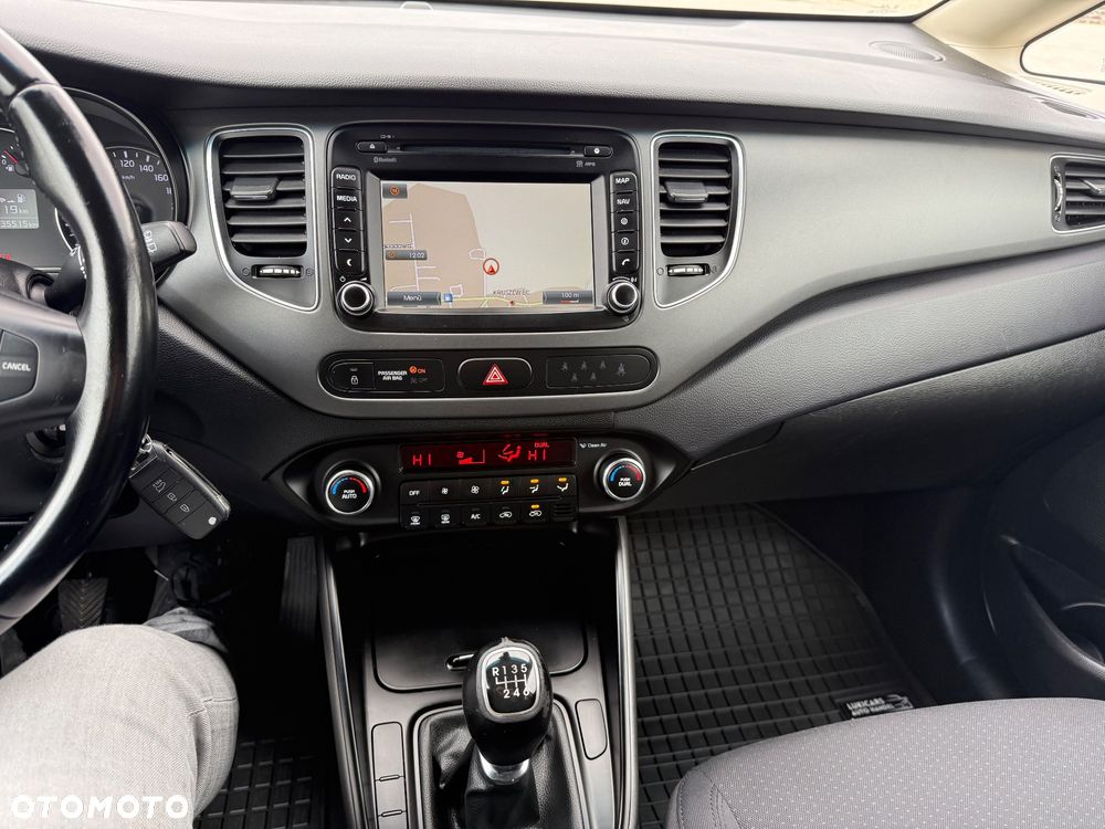 Kia Carens 1.6 GDI Dream-Team Edition - 24