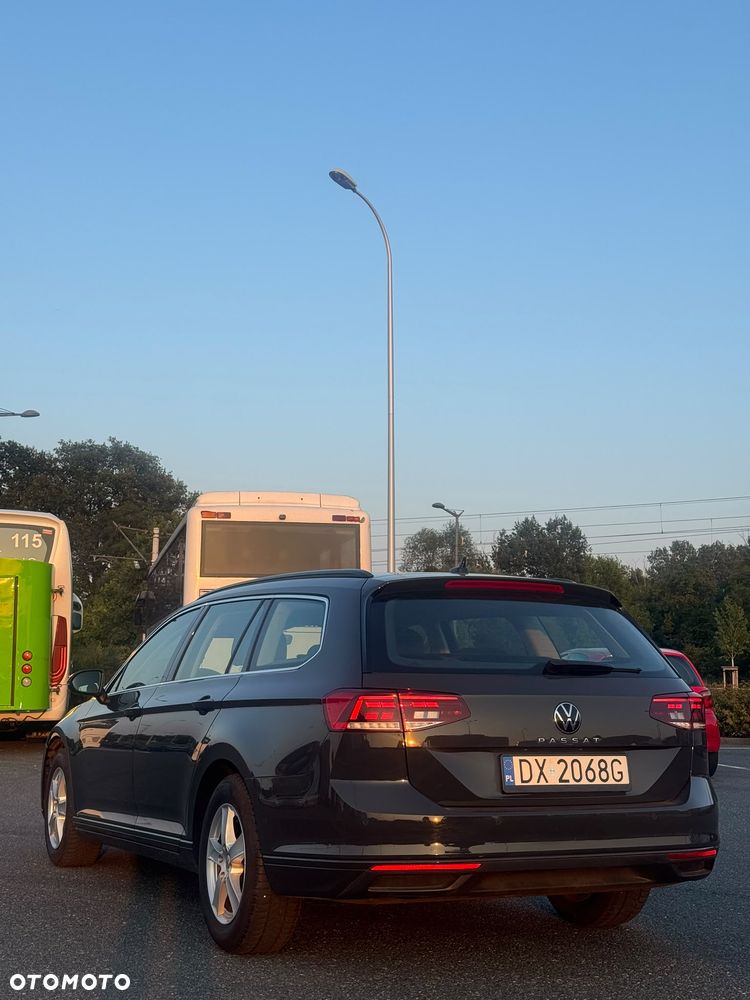 Volkswagen Passat 2.0 TDI (BlueMotion Technology) DSG Trendline - 8