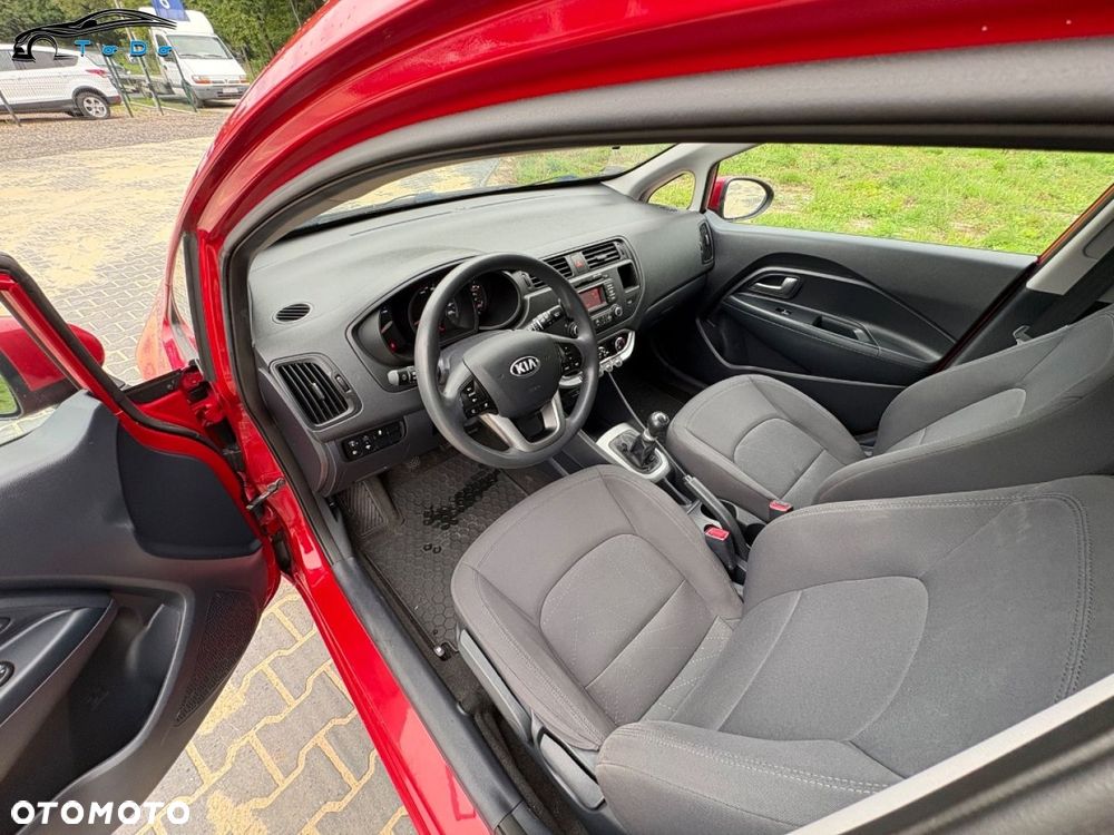 Kia Rio - 14