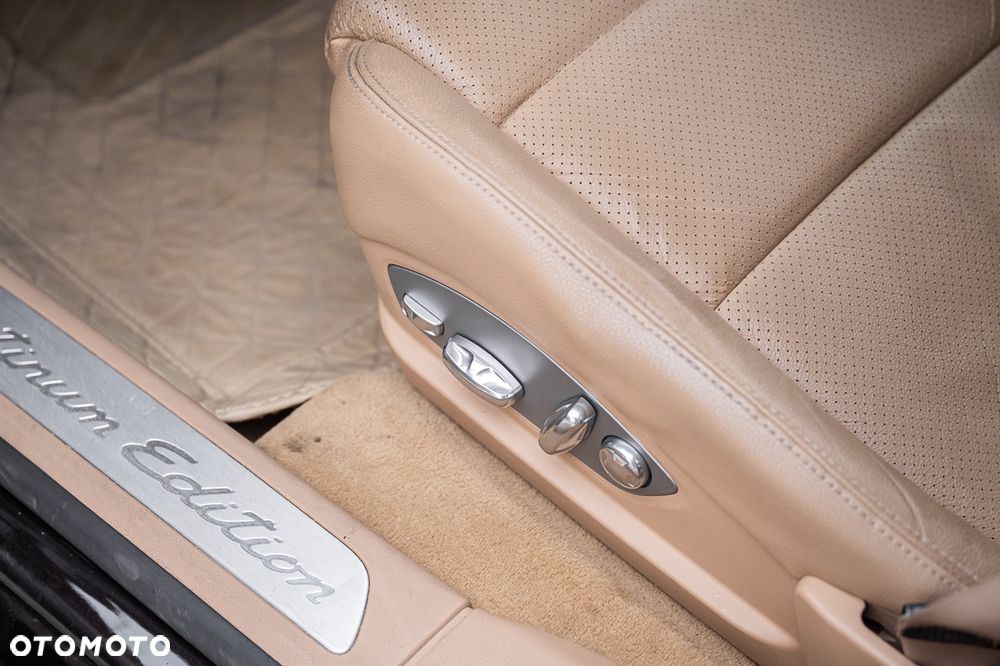 Porsche Panamera 4 PDK Platinum Edition - 18