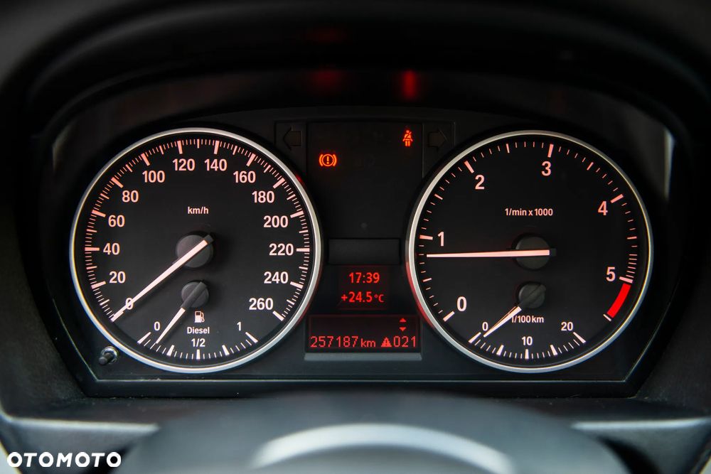 BMW Seria 3 320d - 29