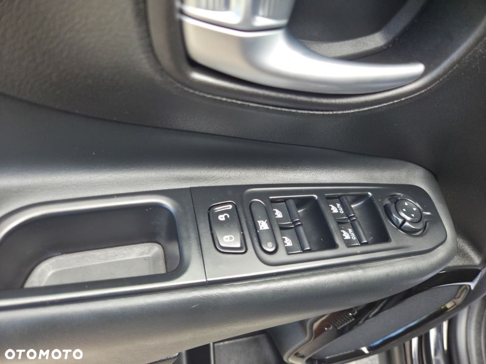 Jeep Renegade 1.6 E-torQ Night Eagle - 19