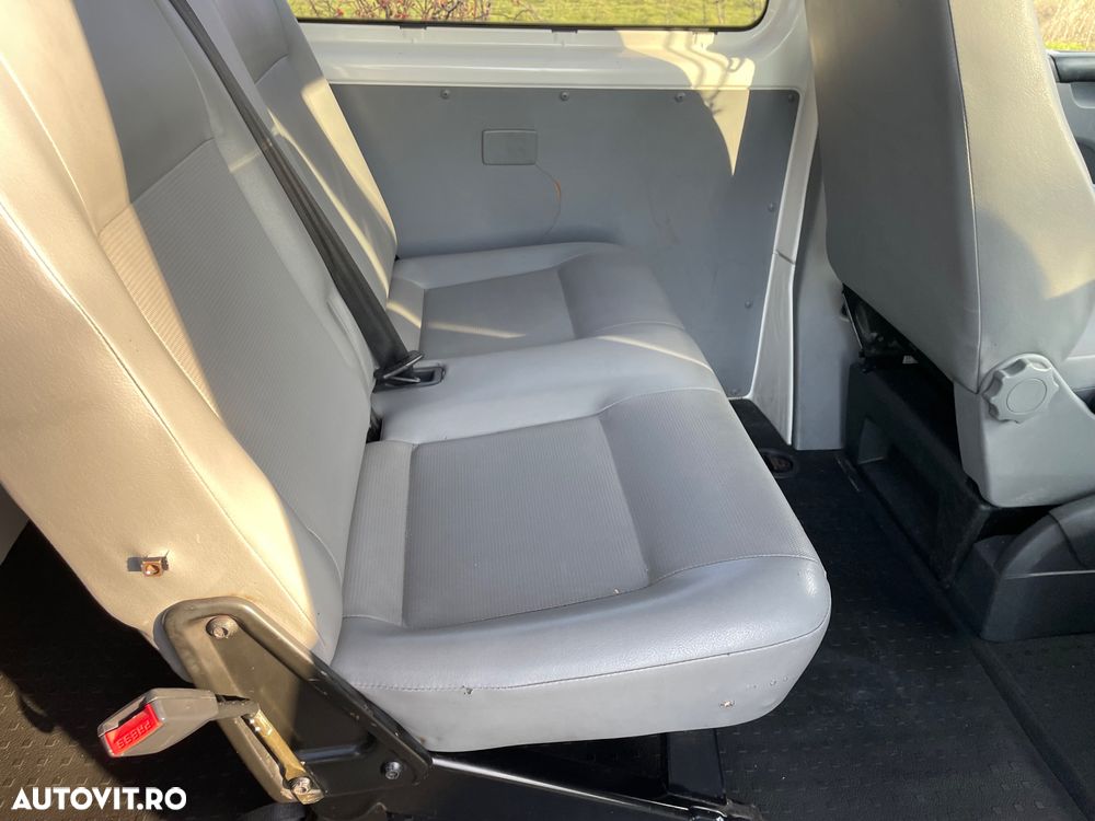 Volkswagen Transporter Caravelle Lung (7 loc) - 13