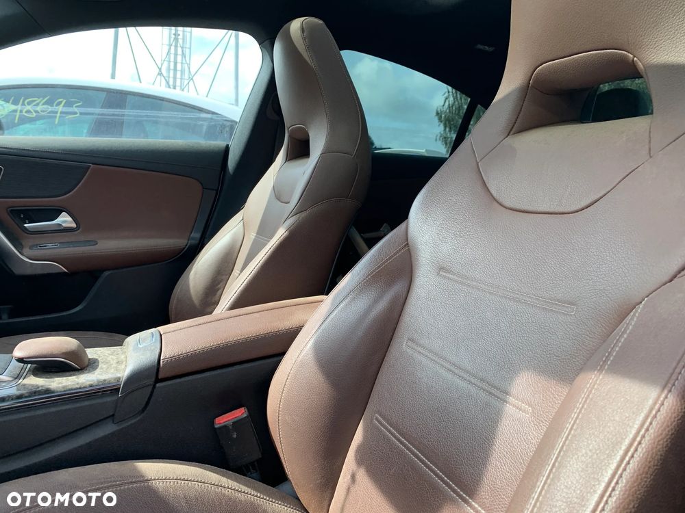 Mercedes-Benz CLA 250 4Matic 7G-DCT - 11