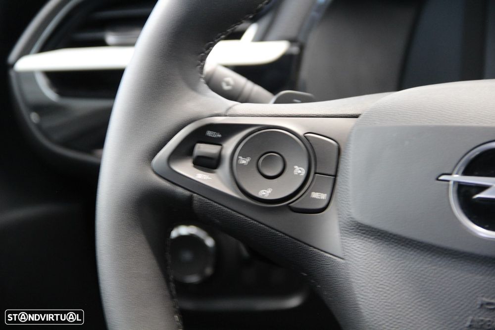 Opel Corsa 1.2 T Hybrid EdCT - 11