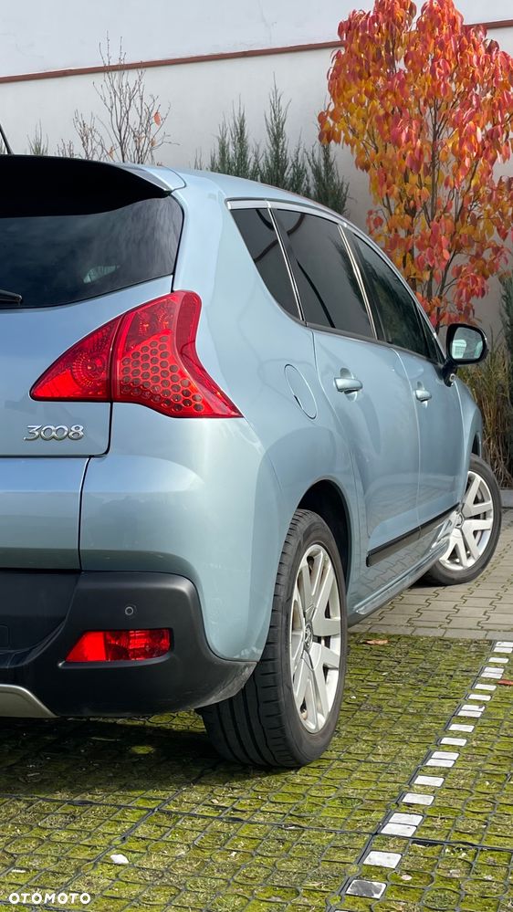 Peugeot 3008 2.0 HDi HYbrid4 - 40