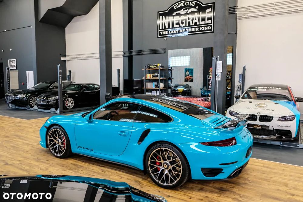 Porsche 911 Turbo S - 6