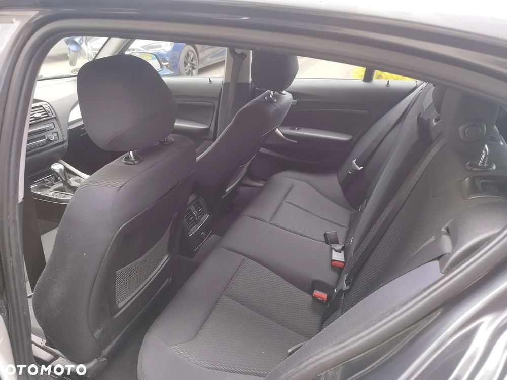 BMW Seria 1 118d DPF - 11