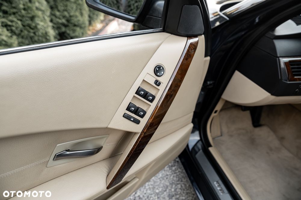 BMW Seria 5 530i - 16