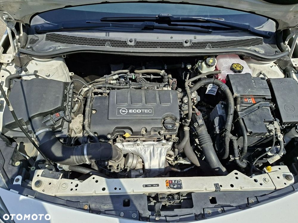 Opel Astra 1.4 T Cosmo EU6 - 30