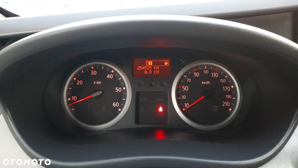 Renault TRAFIC - 25