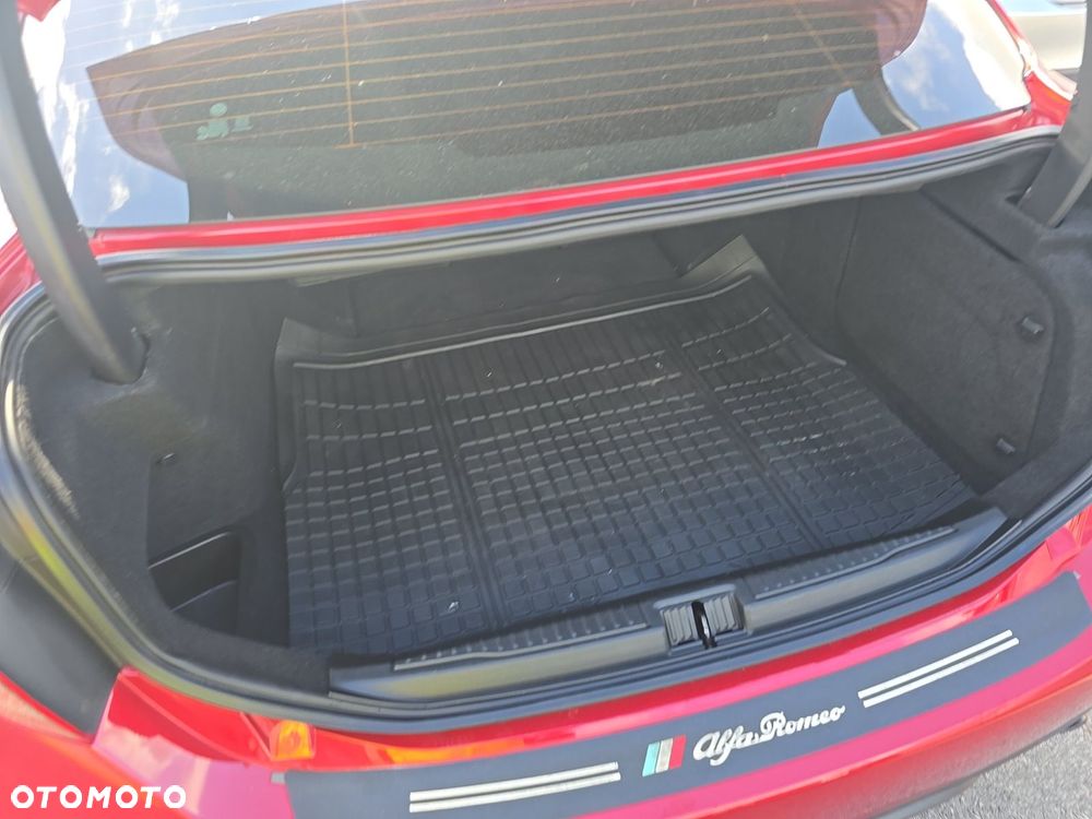 Alfa Romeo Giulia - 13