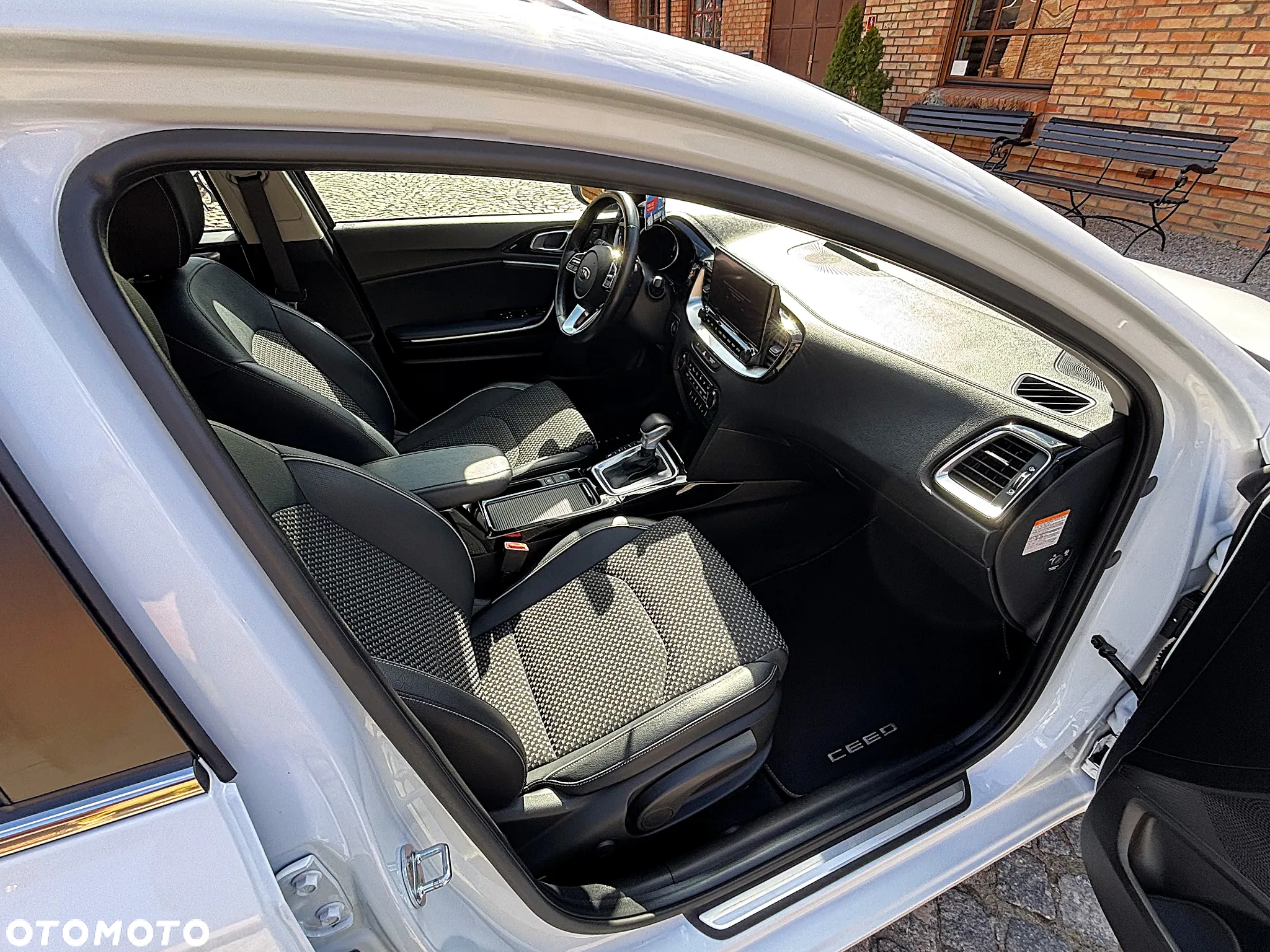 Kia Ceed SW 1.6 GDI DCT OPF Plug-in-Hybrid Platinum Edition - 28