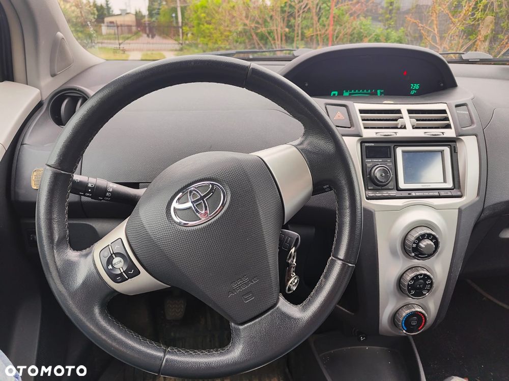 Toyota Yaris 1.3 VVT-i Executive - 7