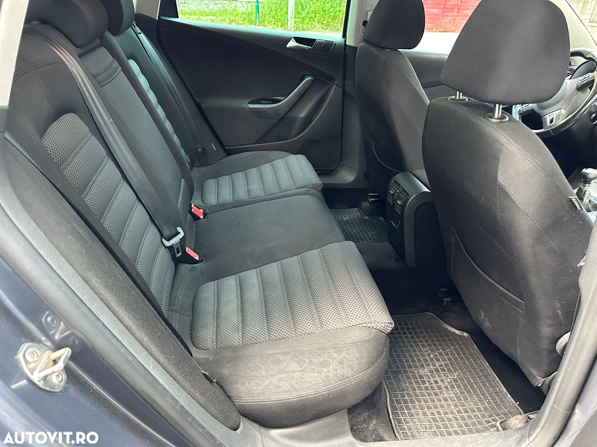 Volkswagen Passat Variant 2.0 TDI Sportline DPF - 10