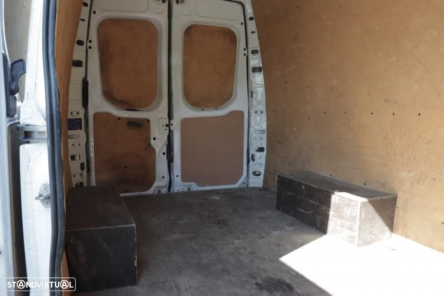 Iveco Daily 35-140 2.3td 140cv L3H2 - 6