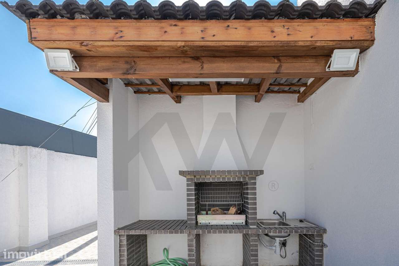 Moradia T5 isolada para Venda 200 m2 em 2 pisos Lote de 650 m2 renovad - Grande imagem: 4/60