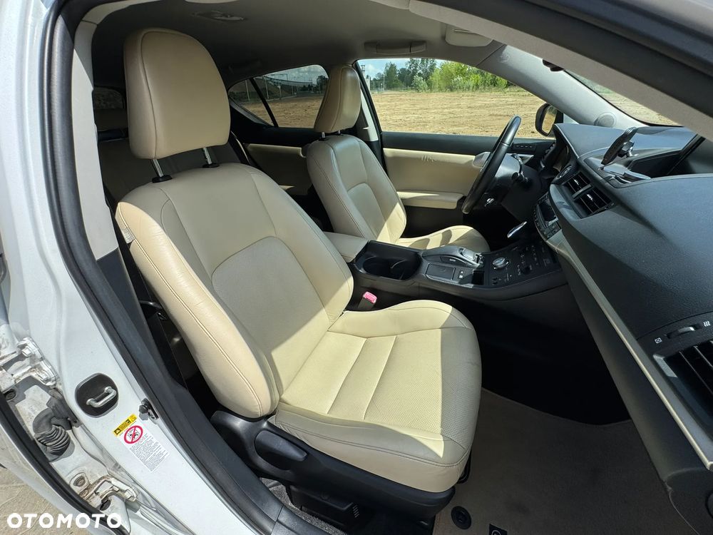 Lexus CT 200h Prestige - 16