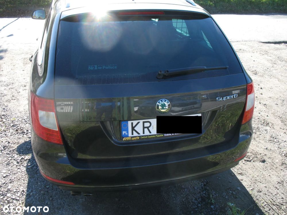 Skoda Superb 2010 photo 4