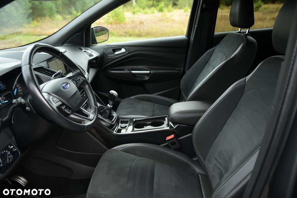 Ford Kuga 2.0 TDCi FWD ST-Line - 27