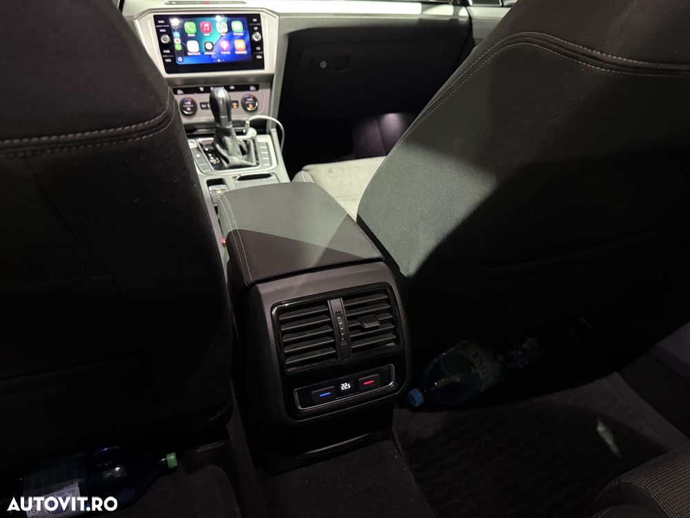 Volkswagen Passat 2.0 TDI DSG Highline - 14