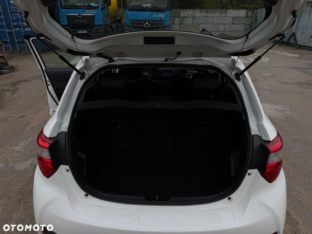 Toyota Yaris Hybrid 100 Active EU6 - 7
