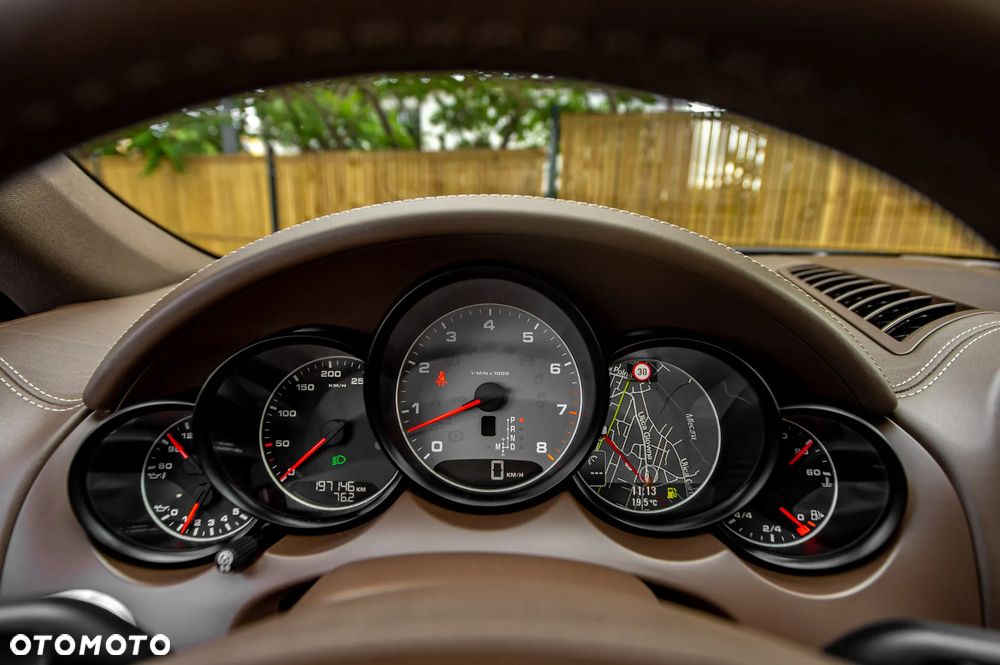 Porsche Cayenne S - 23
