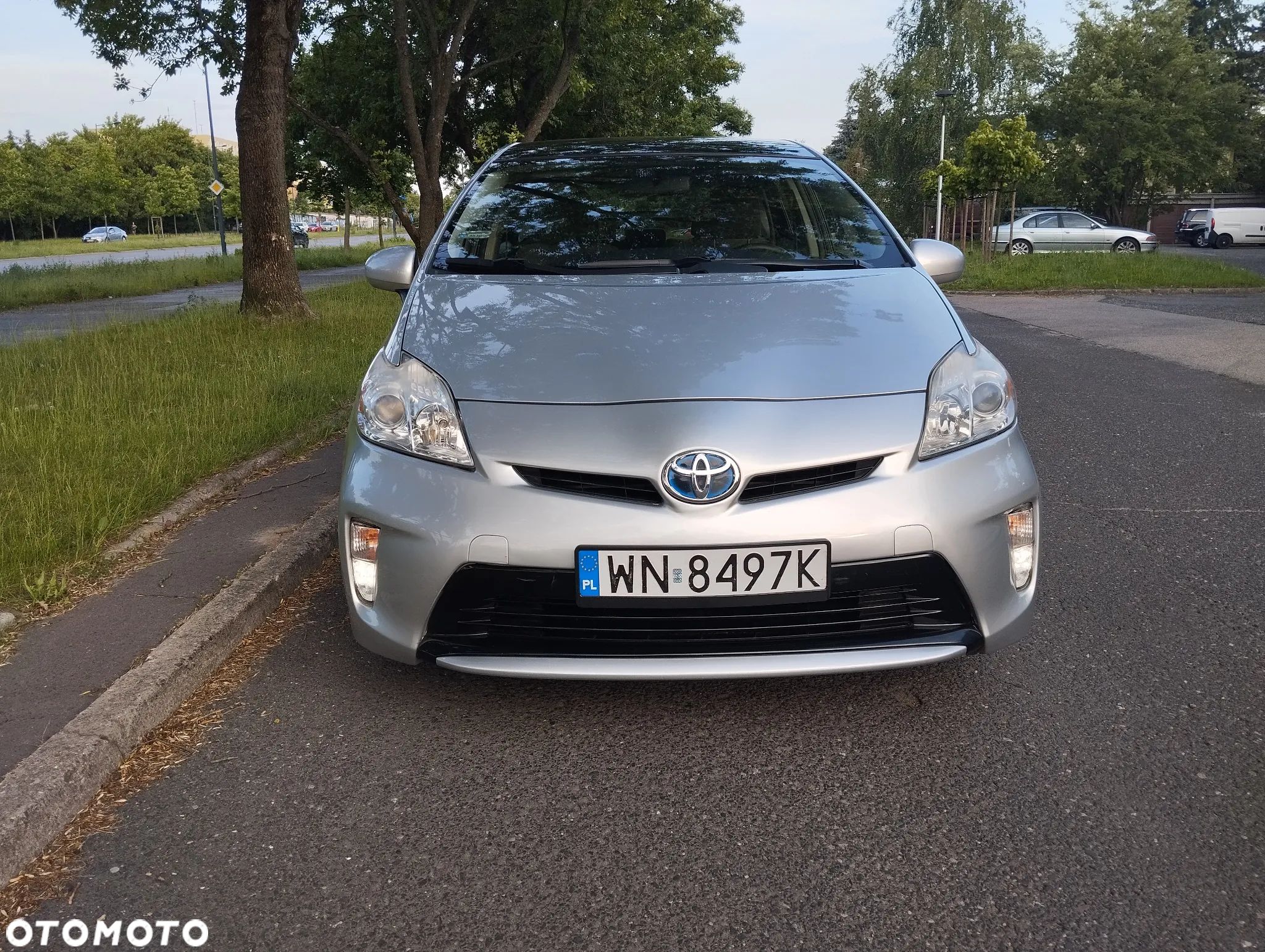 Toyota Prius (Hybrid) - 1