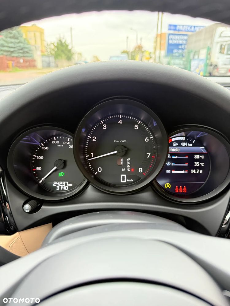 Porsche Macan - 10